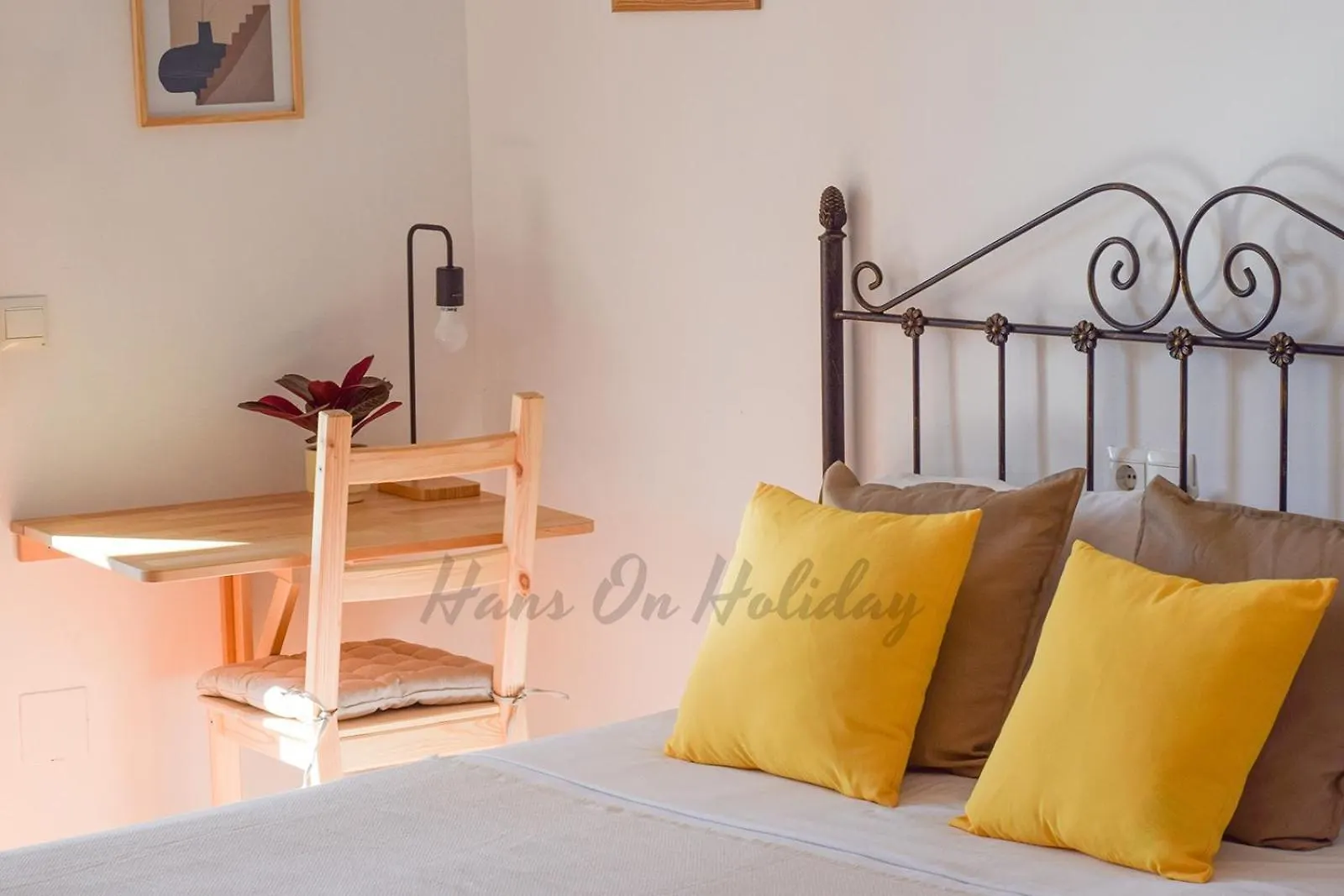 La Fuente Apt 4, Frigiliana Amazing 3 Bedroom 2 Bthroom Family Apartment With Views, Padel Court And 2 Pools Hansonholiday Rentals