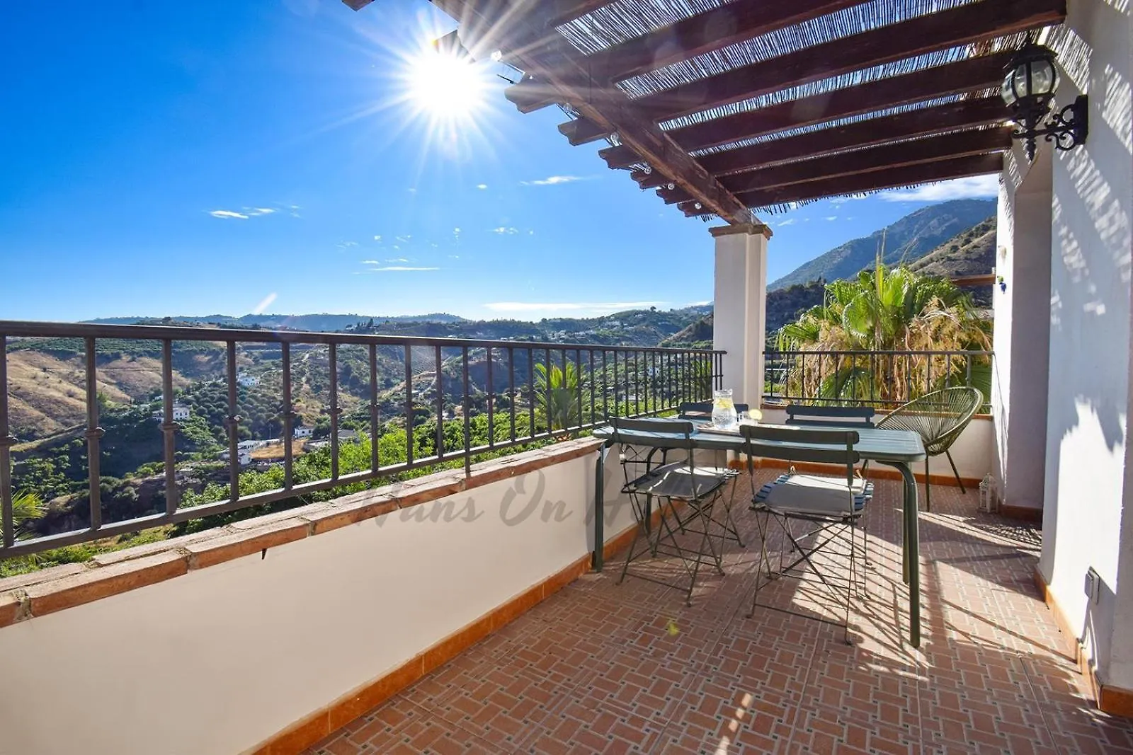 La Fuente Apt 4, Frigiliana Amazing 3 Bedroom 2 Bthroom Family Apartment With Views, Padel Court And 2 Pools Hansonholiday Rentals Spain
