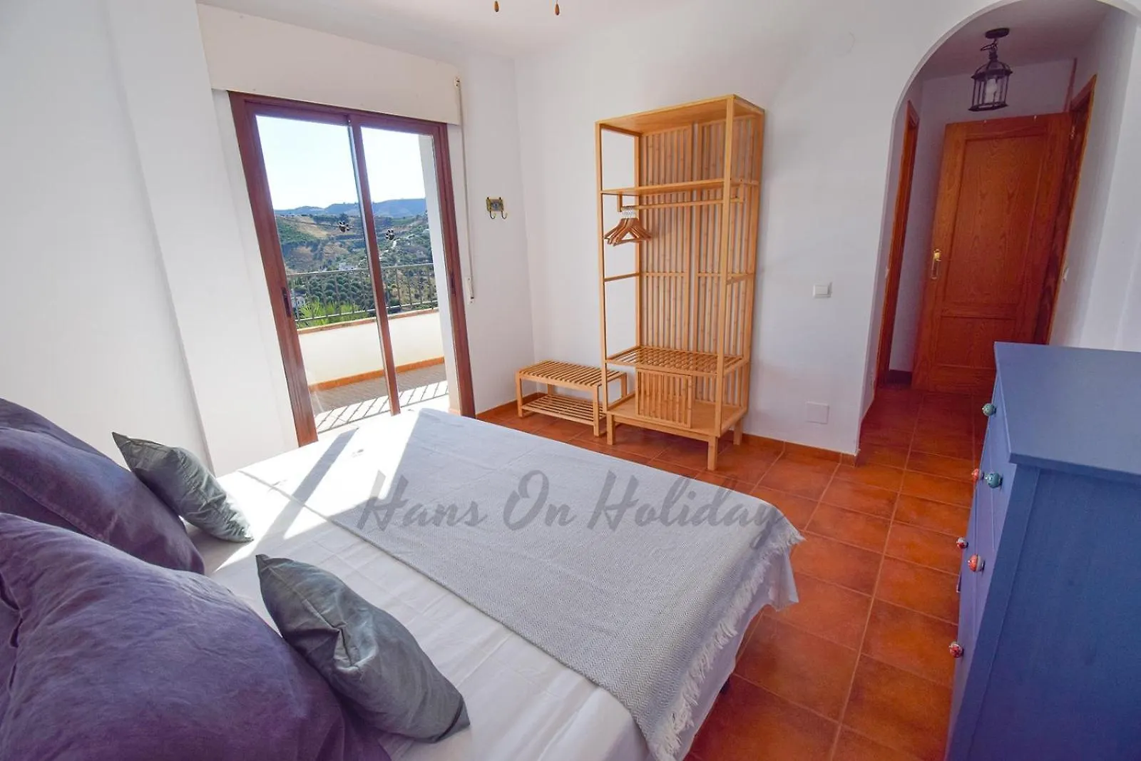 La Fuente Apt 4, Frigiliana Amazing 3 Bedroom 2 Bthroom Family Apartment With Views, Padel Court And 2 Pools Hansonholiday Rentals