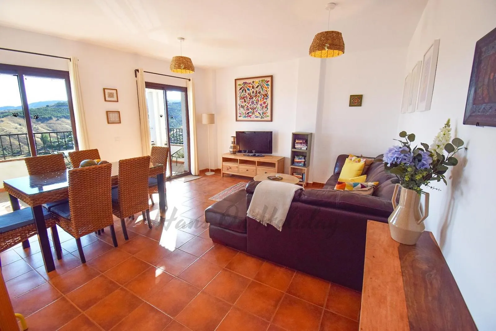 La Fuente Apt 4, Frigiliana Amazing 3 Bedroom 2 Bthroom Family Apartment With Views, Padel Court And 2 Pools Hansonholiday Rentals