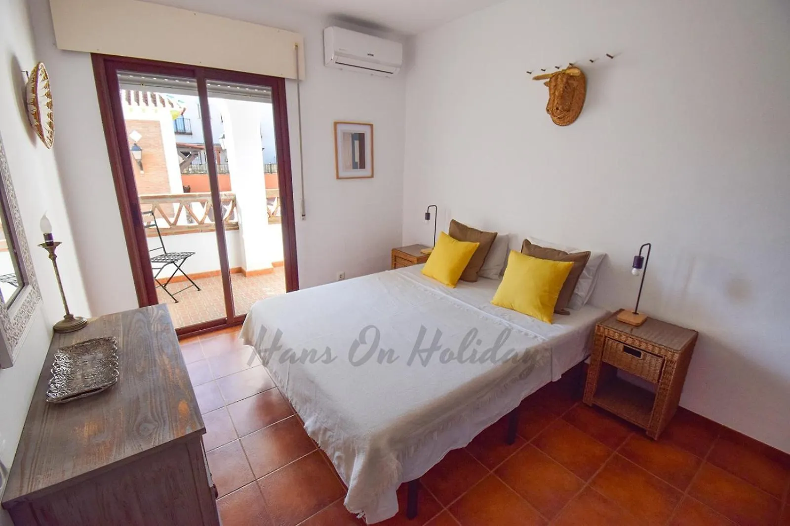 La Fuente Apt 4, Frigiliana Amazing 3 Bedroom 2 Bthroom Family Apartment With Views, Padel Court And 2 Pools Hansonholiday Rentals