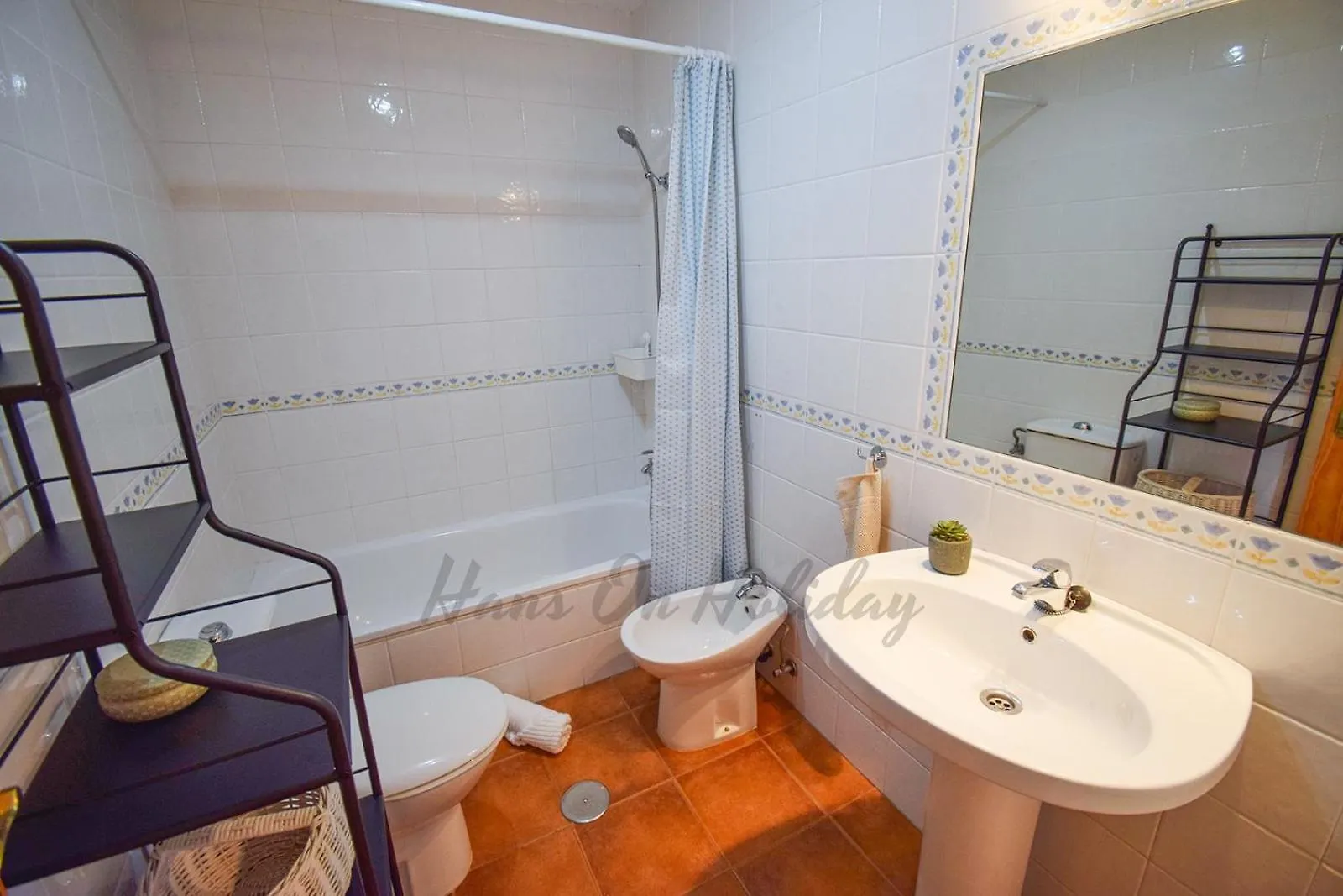 La Fuente Apt 4, Frigiliana Amazing 3 Bedroom 2 Bthroom Family Apartment With Views, Padel Court And 2 Pools Hansonholiday Rentals