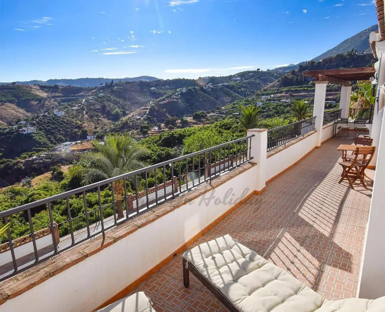 La Fuente Apt 4, Frigiliana Amazing 3 Bedroom 2 Bthroom Family Apartment With Views, Padel Court And 2 Pools Hansonholiday Rentals