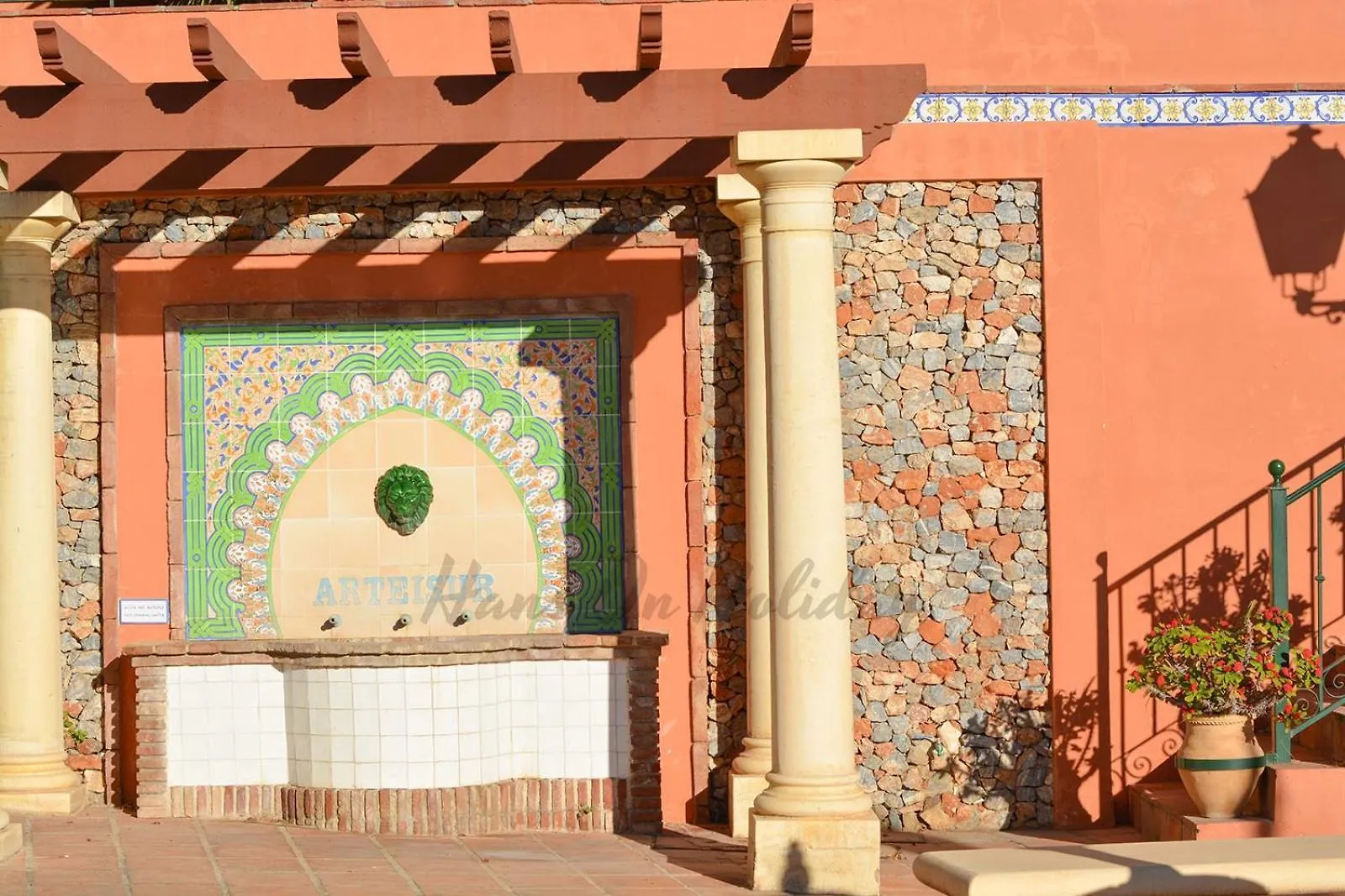 La Fuente Apt 4, Frigiliana Amazing 3 Bedroom 2 Bthroom Family Apartment With Views, Padel Court And 2 Pools Hansonholiday Rentals 0*,  Spanje